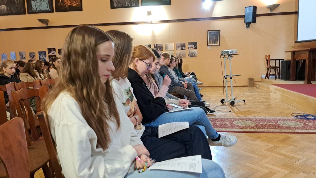 Egymillió gyermek imádkozta a rózsafűzért 5