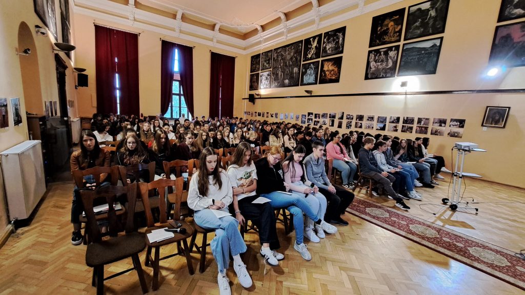 Egymillió gyermek imádkozta a rózsafűzért 6