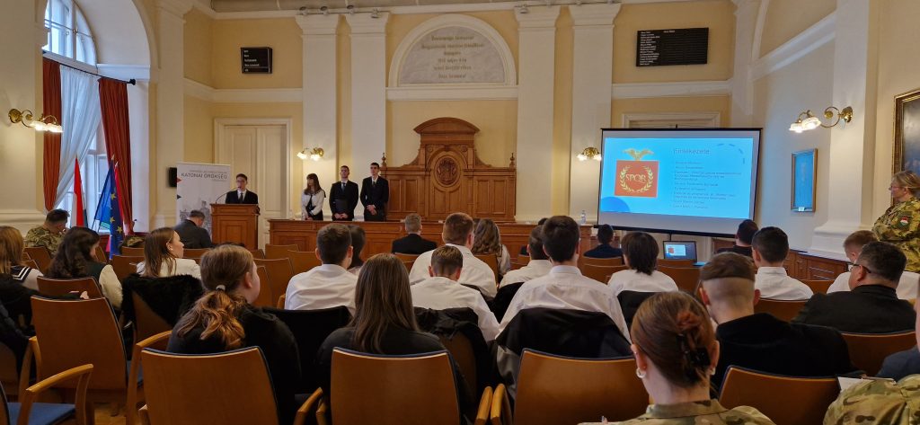 Honvédelmi konferencia a Vármegyeházán