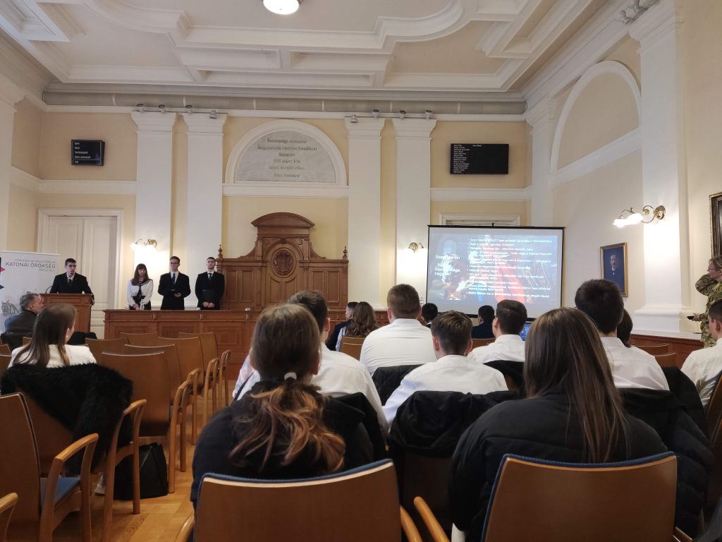 Honvédelmi konferencia a Vármegyeházán