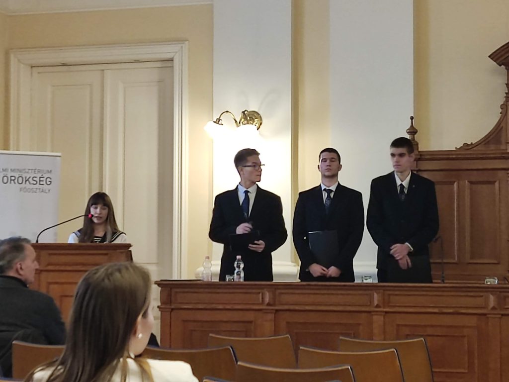 Honvédelmi konferencia a Vármegyeházán