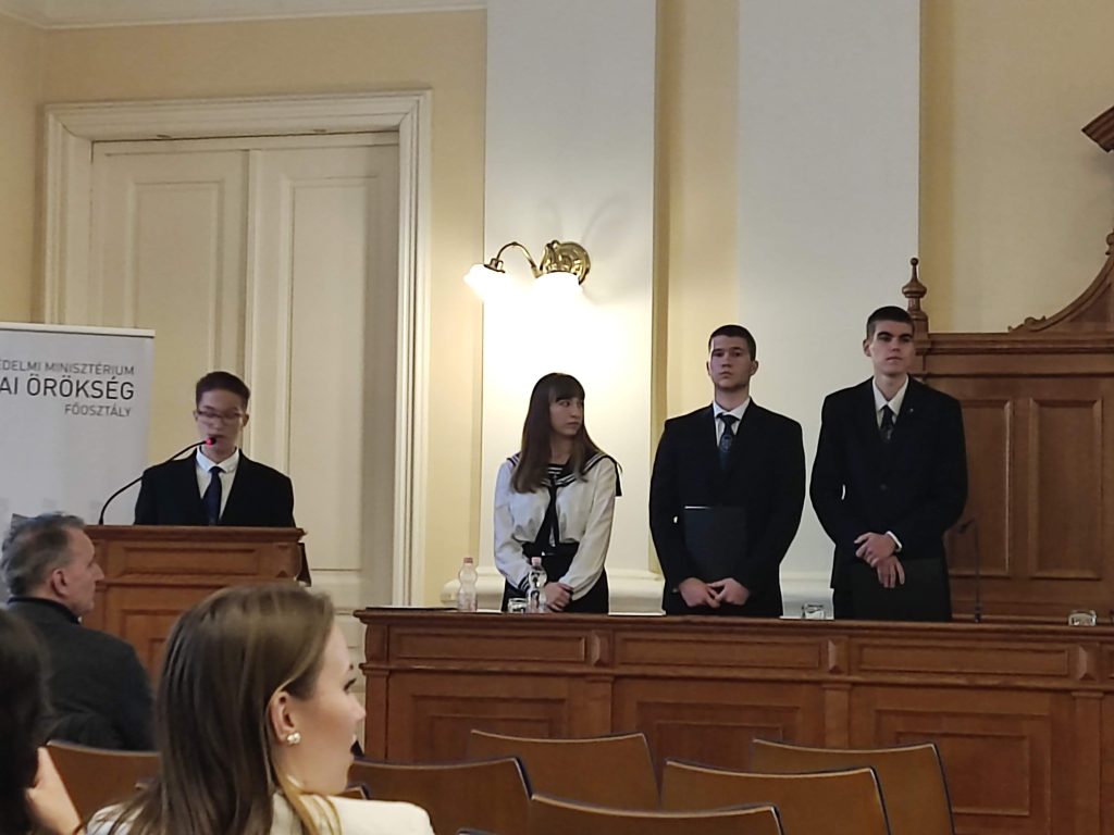 Honvédelmi konferencia a Vármegyeházán