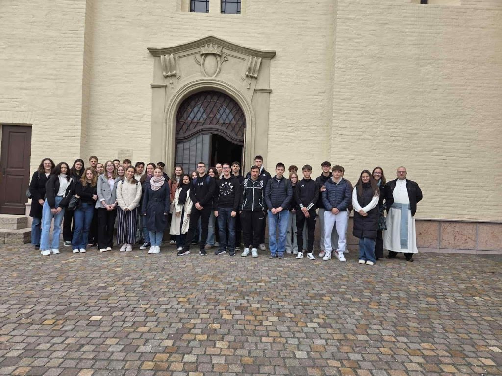 Végzős diákjaink türjei látogatása 3 Végzős diákjaink türjei látogatása