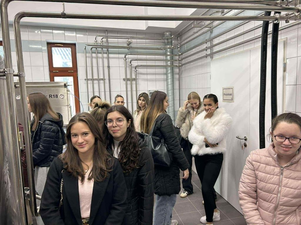 Végzős diákjaink türjei látogatása 5 Végzős diákjaink türjei látogatása