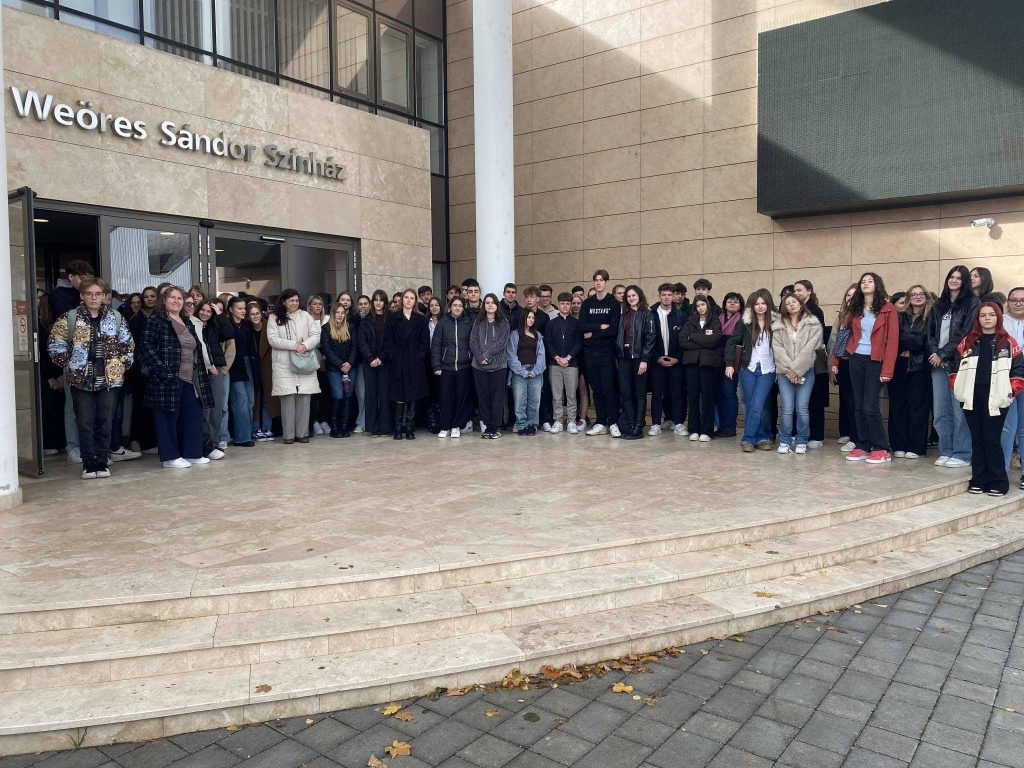 Angol színházi előadáson jártunk Att.LdjhJ6uvGpEyygB9Jfu8W DTPufjrSIGHMtYpa1A8U8