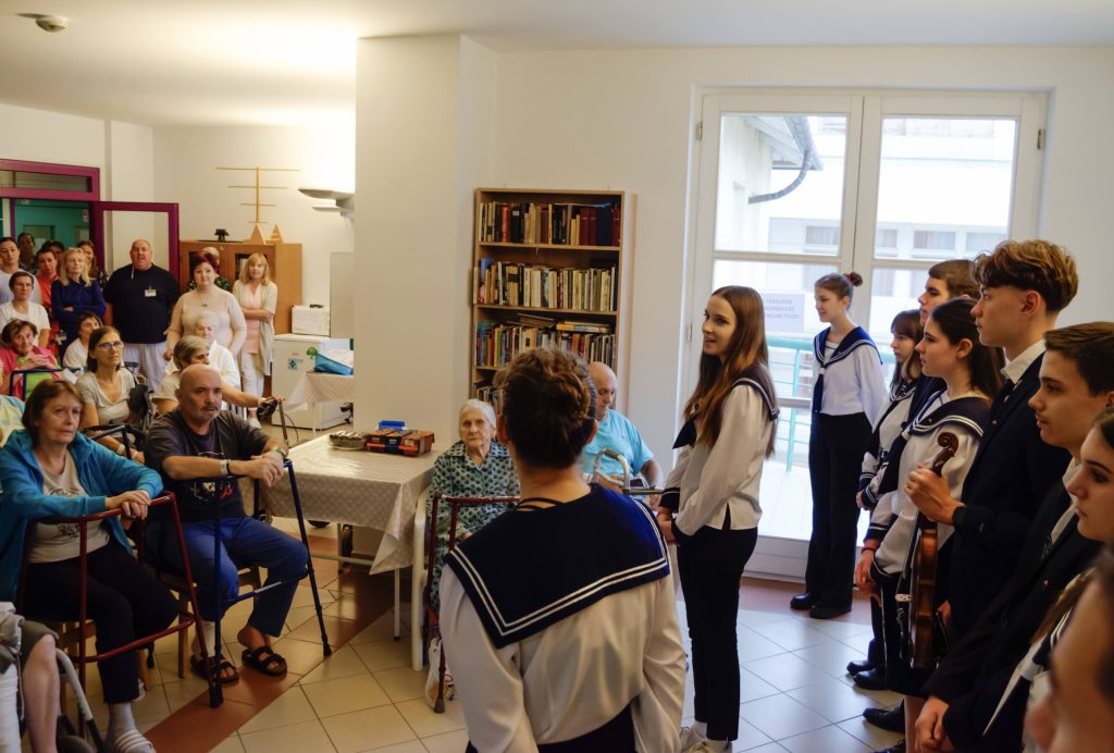 kórházi műsor (16) Kórházi műsor (16)