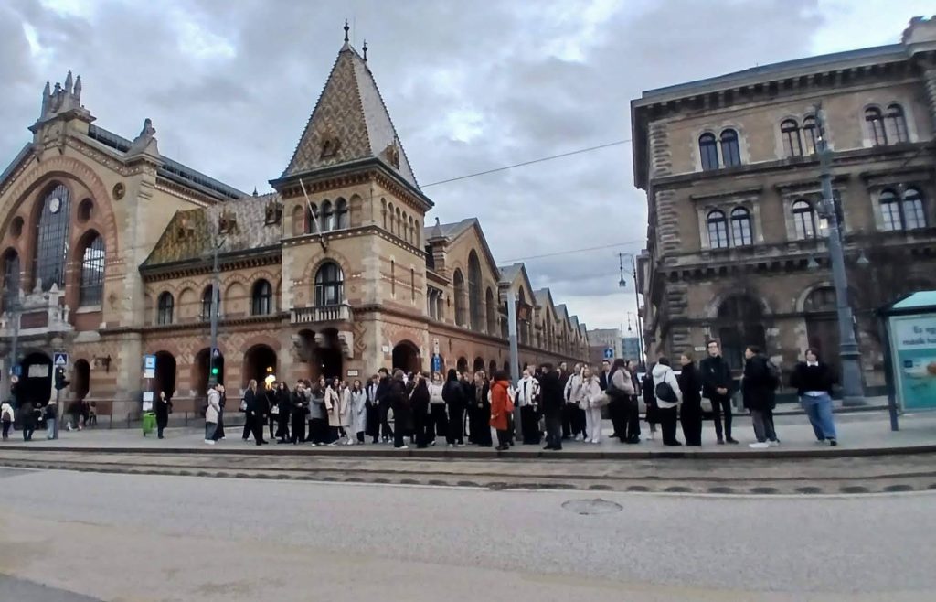 opera (21) Opera (21)