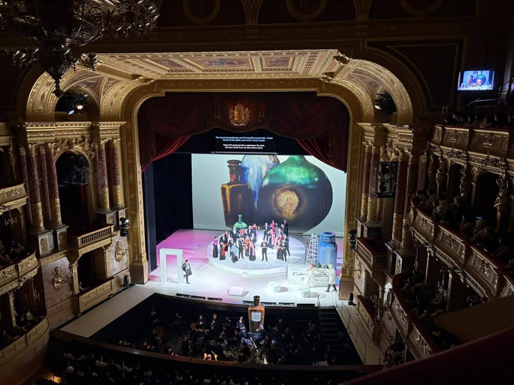 opera (23) Opera (23)