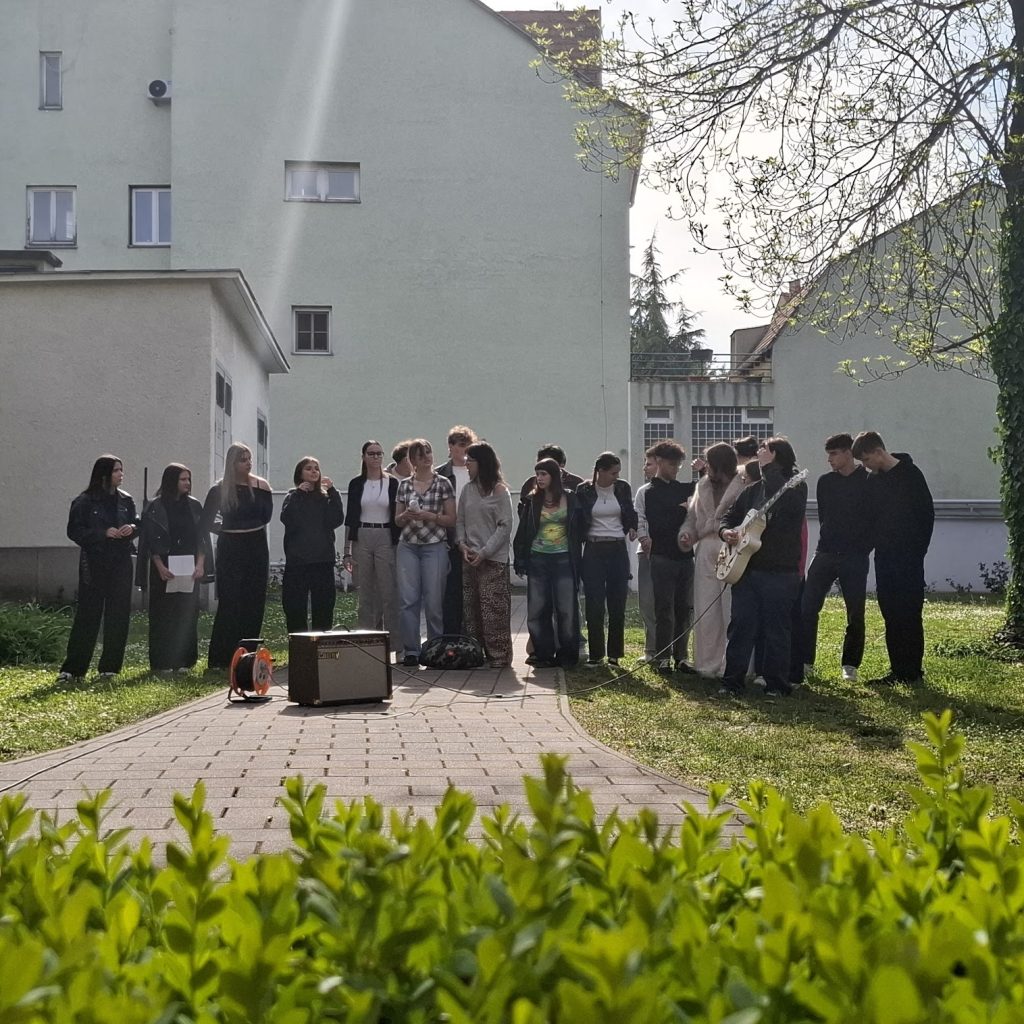 Szerenád (25)